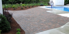 Paver swimming pool patio