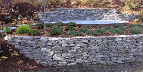 Natural stone retaining wall